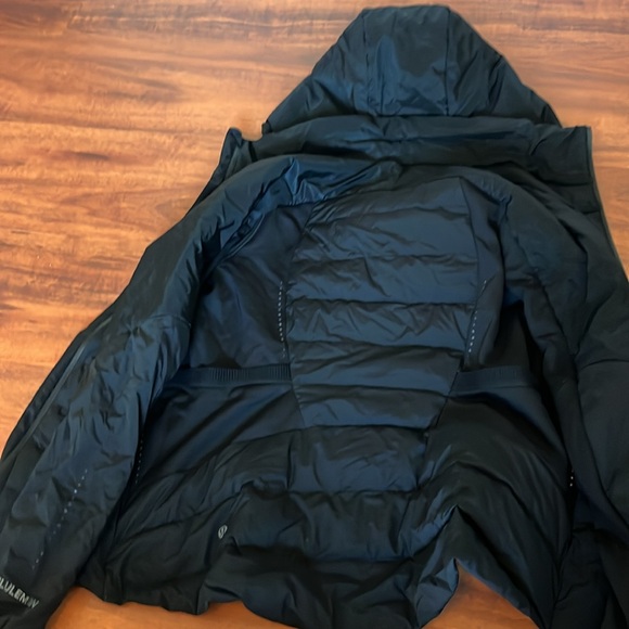 Lululemon down for it all hooded jacket in black - Picture 4 of 11